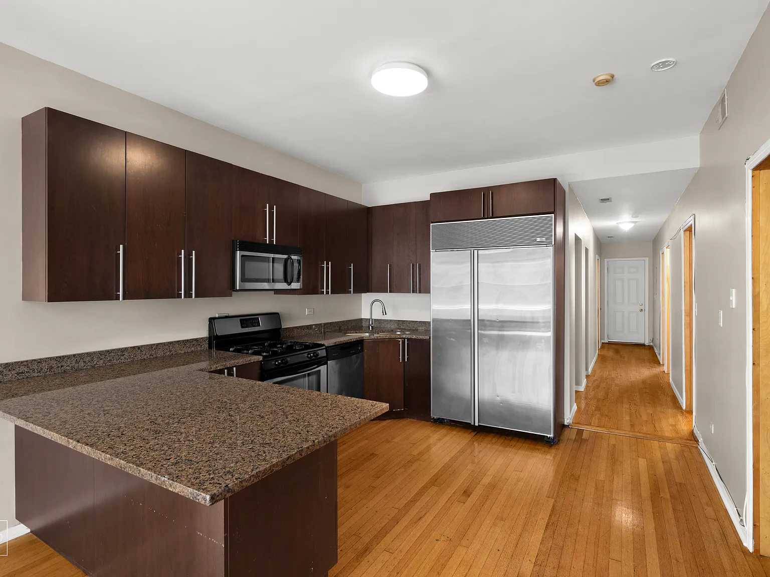 4 bed, 1200 sqft, $4,600 — Photo 3