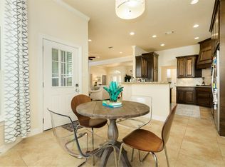 105 Arrowhead Dr, Lake Jackson, TX 77566