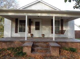 501 S 14th St, Wymore, NE 68466