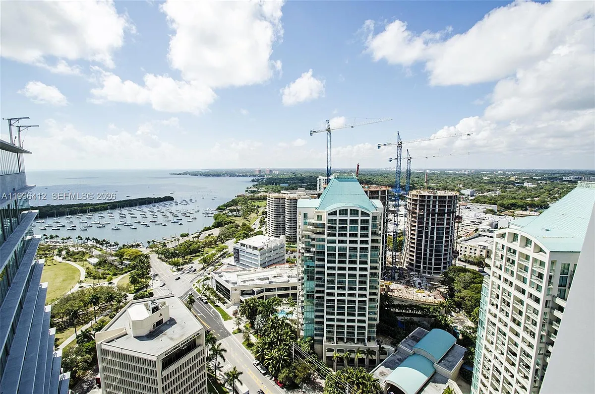 Building Photo - 2669 S Bayshore Dr #702