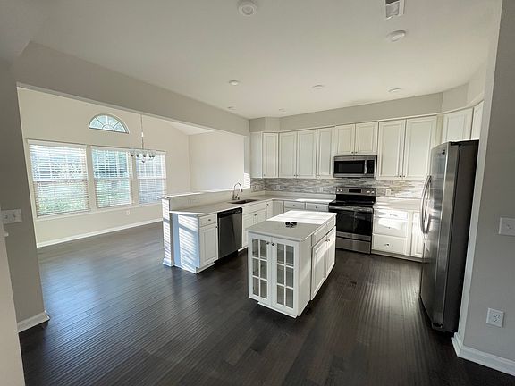 4th image of 4116 Audubon Park Dr