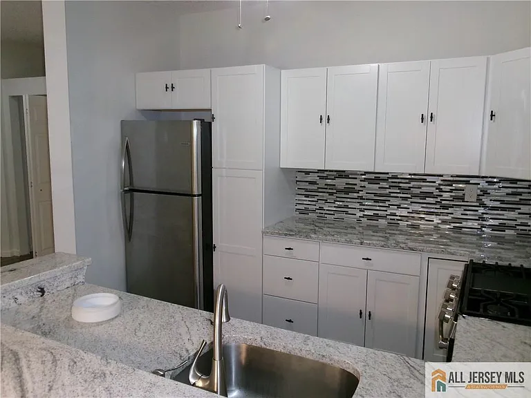 4261 Bayberry Ct — Photo 7