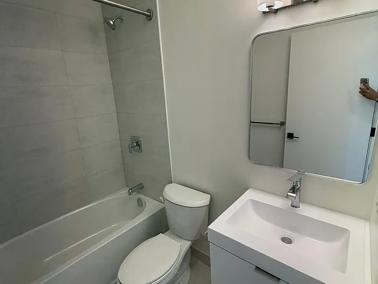 33 Erie Ave #602 — Photo 5