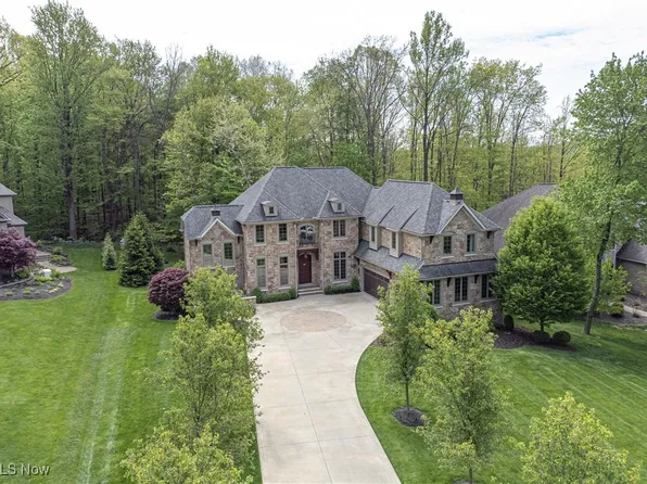 246 Stone Canyon Ct, Hinckley, OH 44233