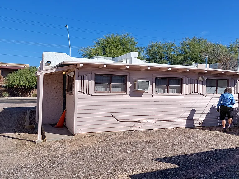 1032 E Glenn St — Photo 43