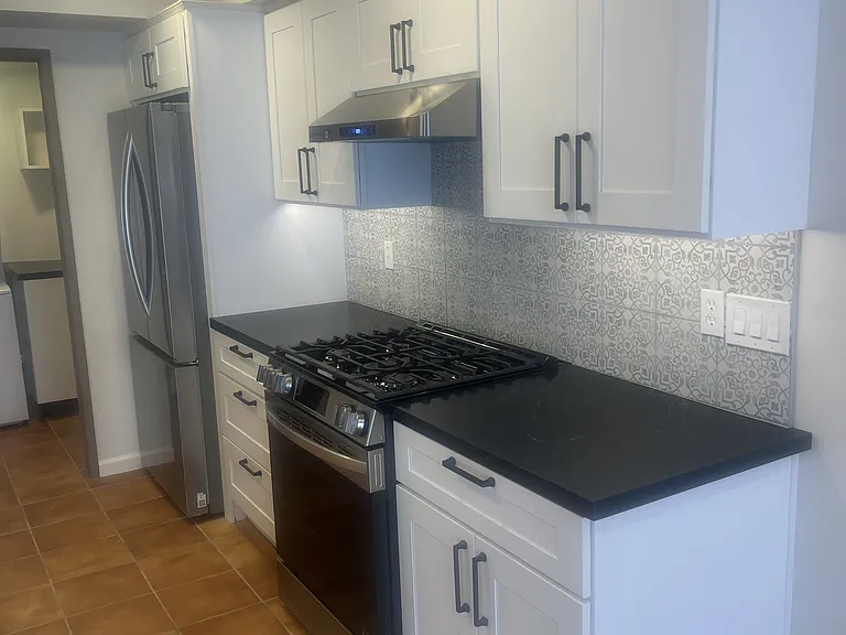 1584 Redlands Pl #C — Photo 7