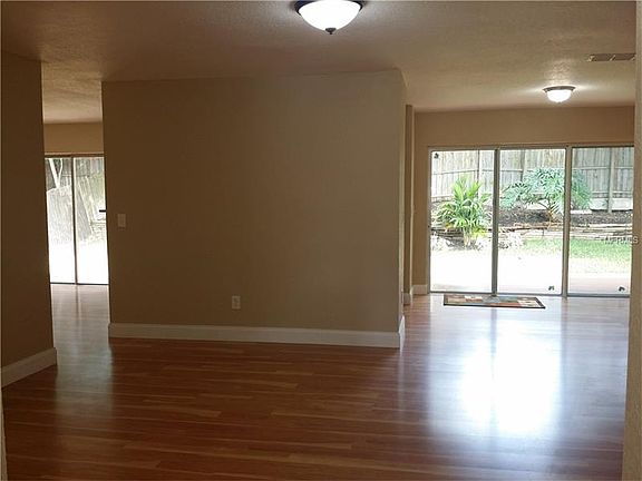 2nd image of 2683 Knoll St E