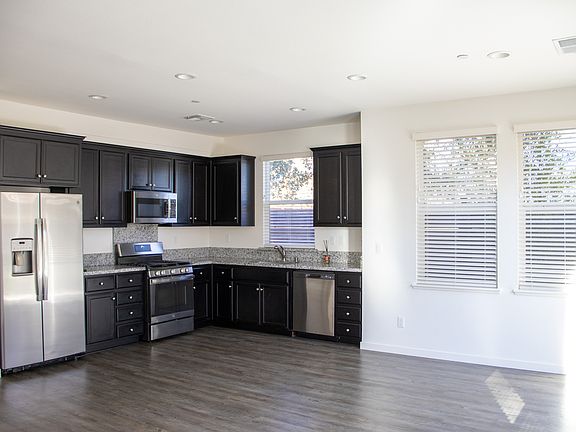 3rd image of 842 Hayes St #842