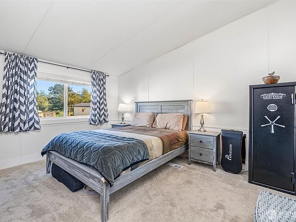 5th image of 7525 Roblee Drive