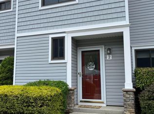2 Joyce Ct, Tinton Falls, NJ 07724