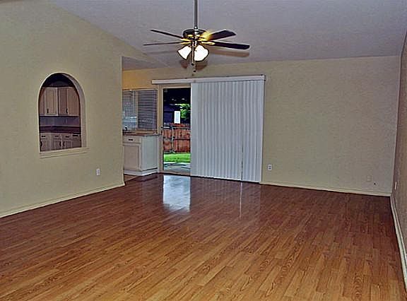 3rd image of 5101 Clover Valley Dr