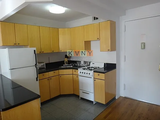 Rented by KVNY Soho | media 70