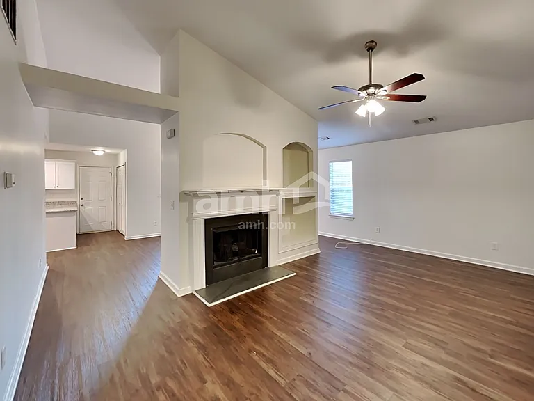 408 Fairlawn Dr — Photo 8