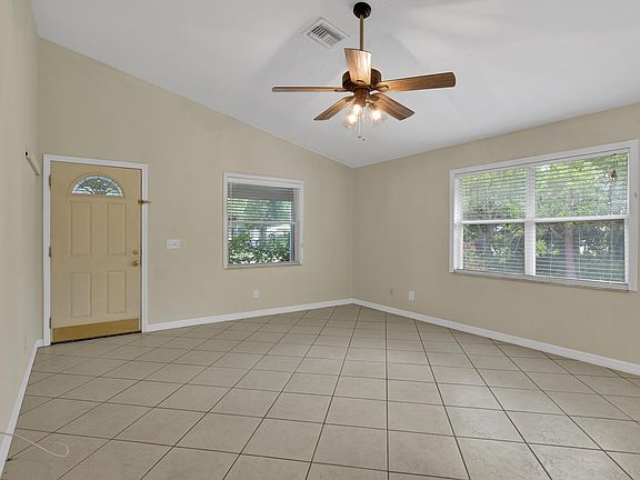 3rd image of 1345 20th Av Avenue SW