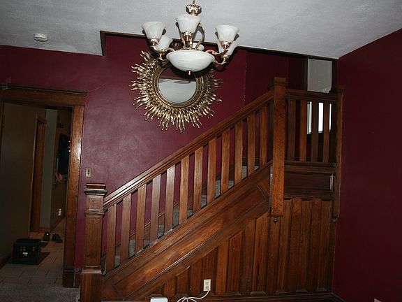 5th image of 300 S Main St