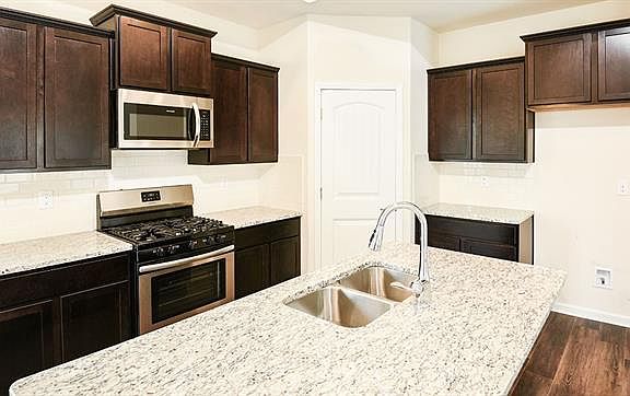 3rd image of 389 Lakeshore Village East Dr