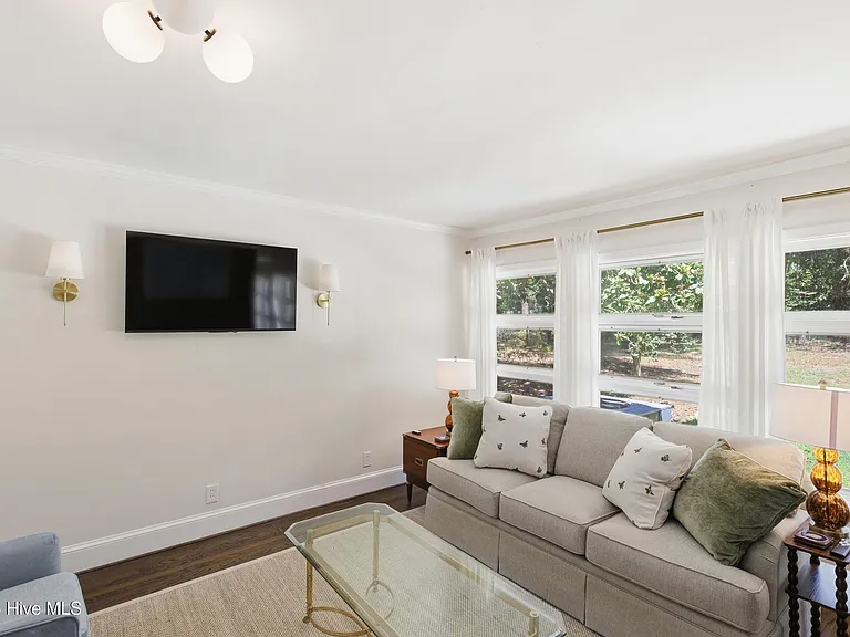 105 Bunn Ave — Photo 17
