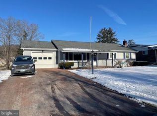 334 Summit Dr, Lewistown, PA 17044