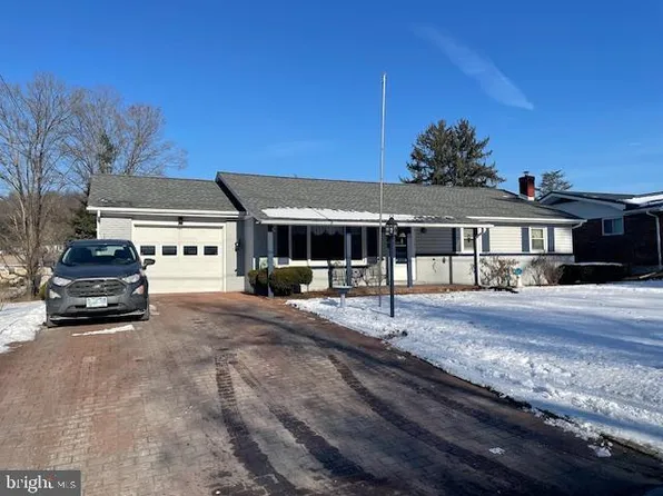 334 Summit Dr, Lewistown, PA 17044