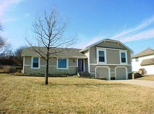 3847 SW Nottingham Rd, Topeka, KS 66610