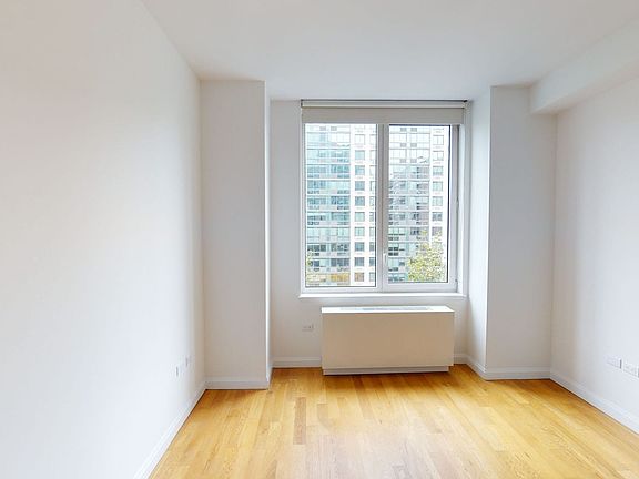 4th image of 795 Columbus Ave APT 7K