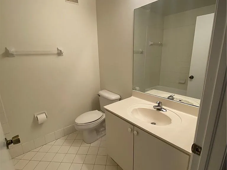 970 NE 34th Ave #204 — Photo 20