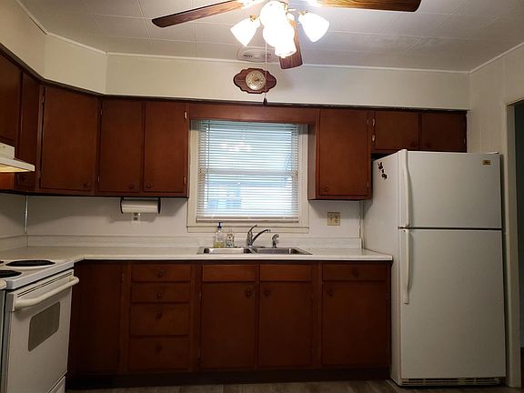 4th image of 1309 Wrenn Ct