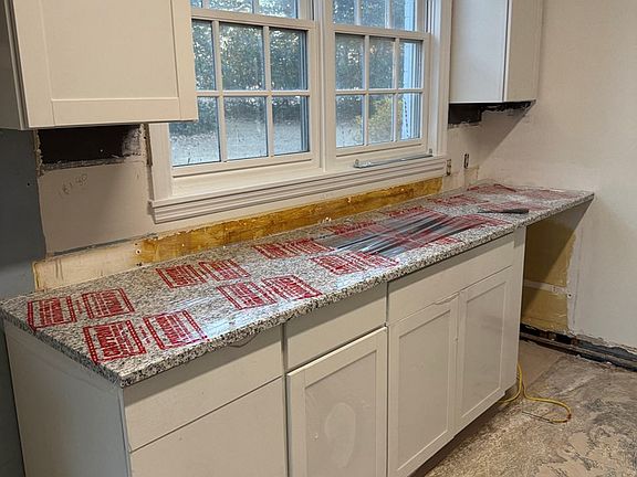 5th image of 1012 Mount Vernon Rd