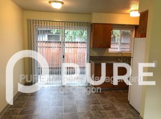 1049 SE Walnut St APT 17, Hillsboro, OR 97123