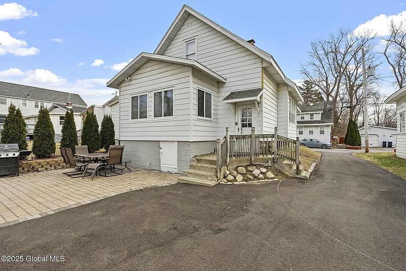 4th image of 12 Knapp Terrace