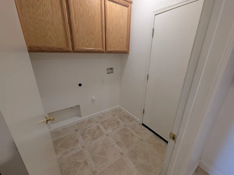8009 Horncastle Ave — Photo 5