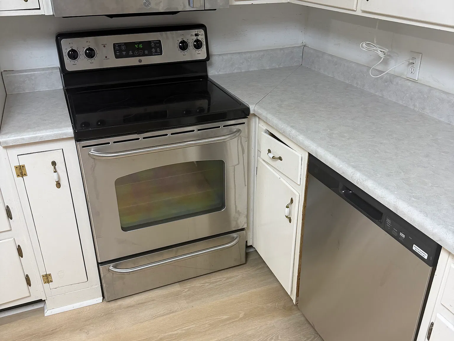 4 bed, 2.5 bath, 2700 sqft, $2,500 — Photo 4