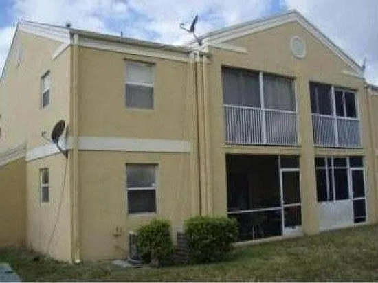 2 bed, 1200 sqft, $2,360 — Photo 2