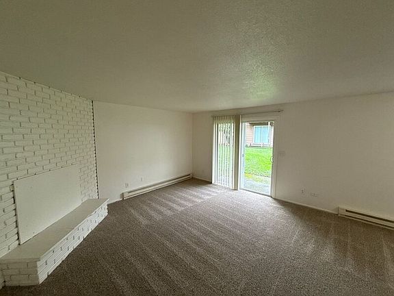 3rd image of 3815 Iberis St NE