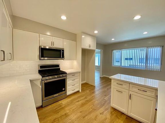 2nd image of 580 N Los Robles Ave #1