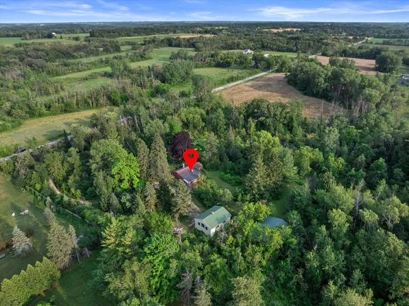 4841 St Finbars ROAD, Saukville, WI 53080