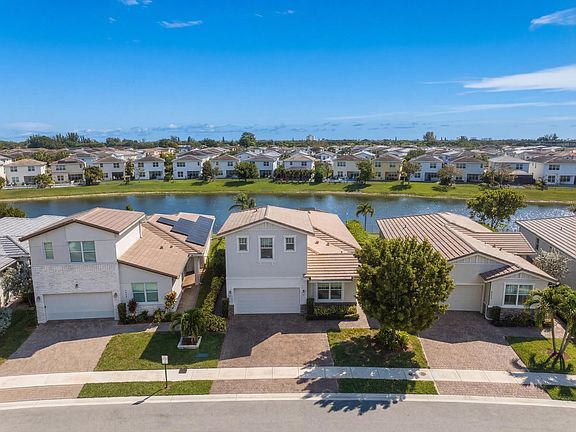 3rd image of 4122 Rosa Drive