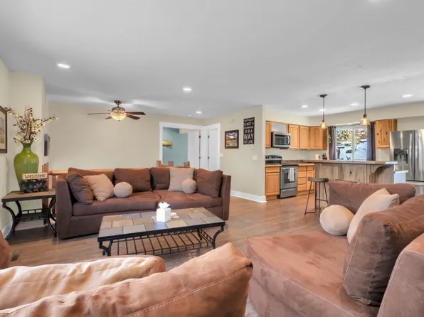 880 S Fairmont Loop, Coeur D Alene, ID 83814