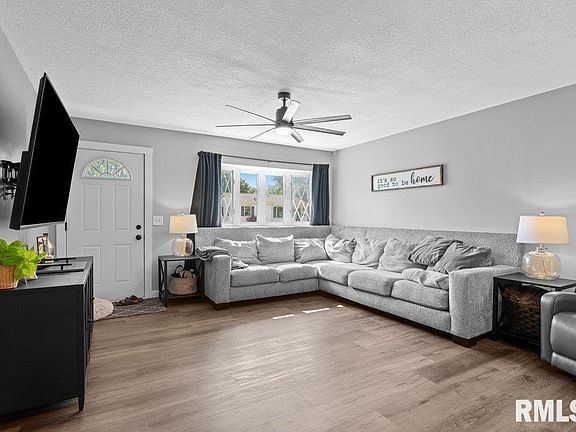 4th image of 3307 Clover Hills Dr