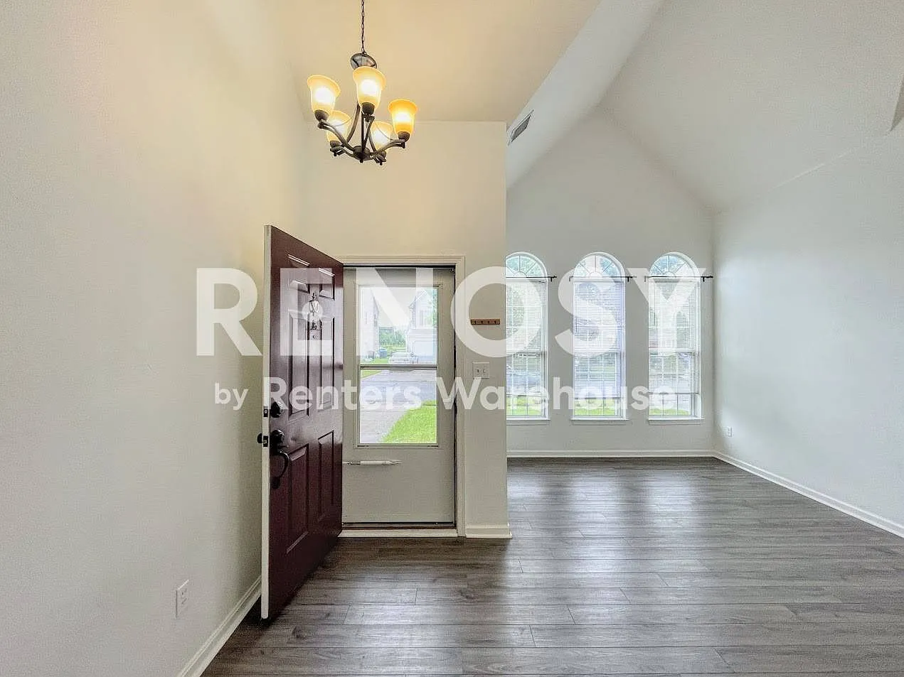 Beautiful Home in Buckner Woods! — Photo 3