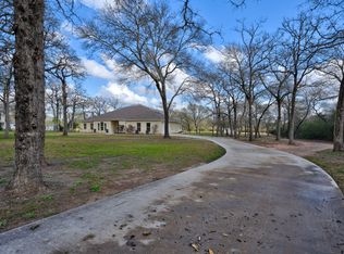 460 High Meadows Rd, Bellville, TX 77418