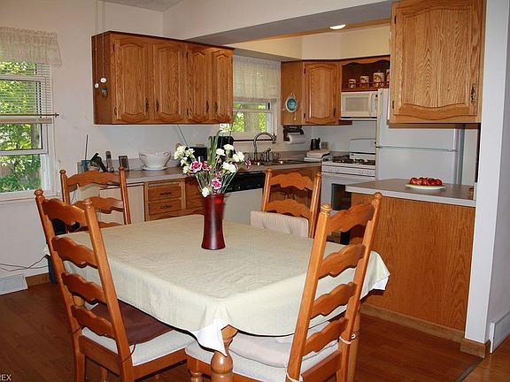 2nd image of 1225 Orchard Ave