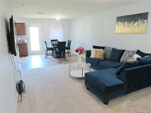 4th image of 2136 Cindy Ln