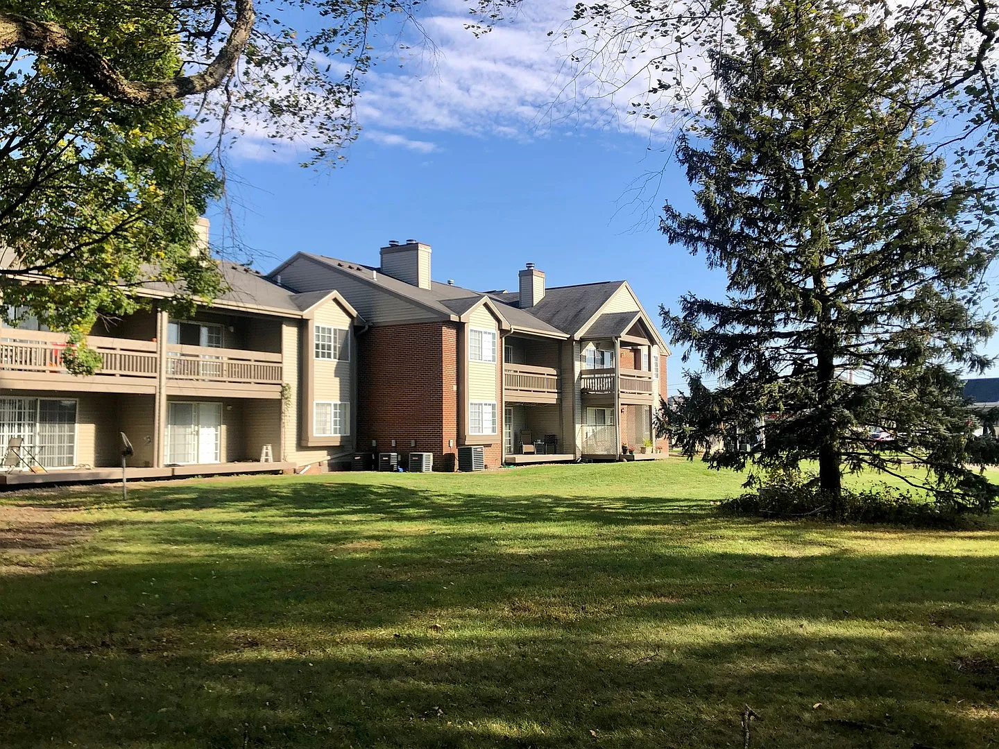 1117 Plymouth Dr #5ef0ef659 photo 1