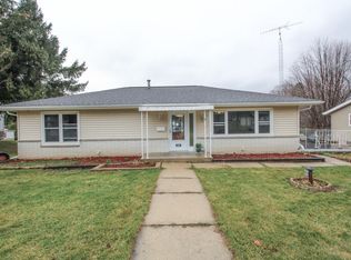 810 E Maple St, Horicon, WI 53032