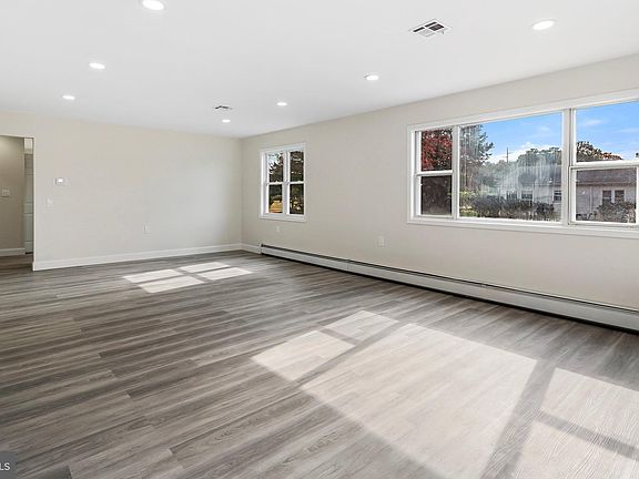 3rd image of 165 Cabrillo Blvd