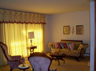 490 Etowah Dr, Cartersville, GA 30120