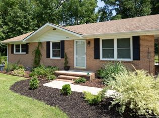 6925 Radnor St, Fayetteville, NC 28314