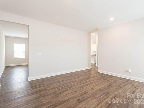 5th image of 169 Wembury Ln