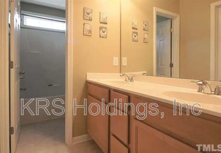 8164 Rolling Glenn Dr — Photo 11
